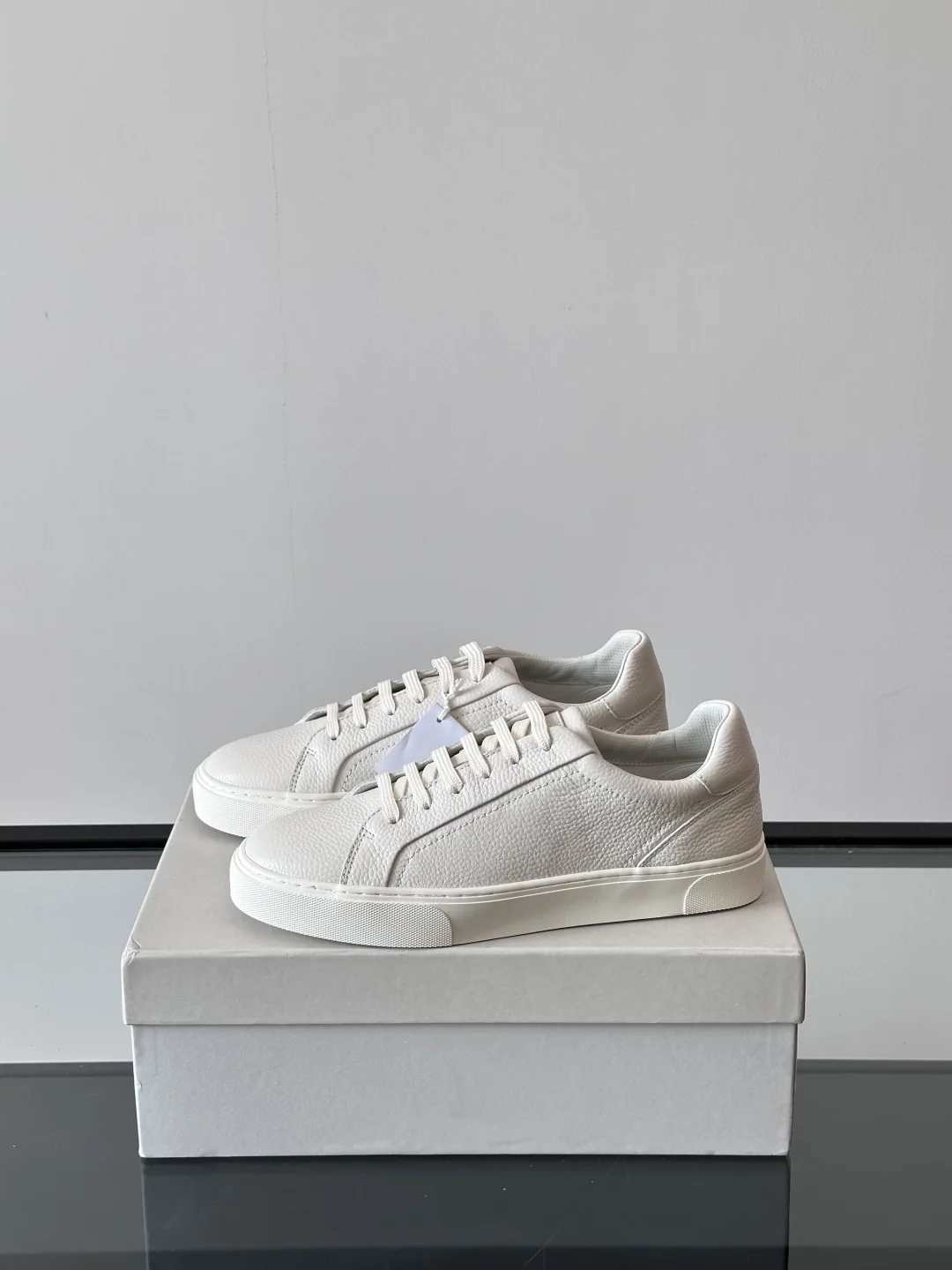 Brunello Cucinelli White Calfskin Leather Sneakers – Men’s Luxury Old Money Style