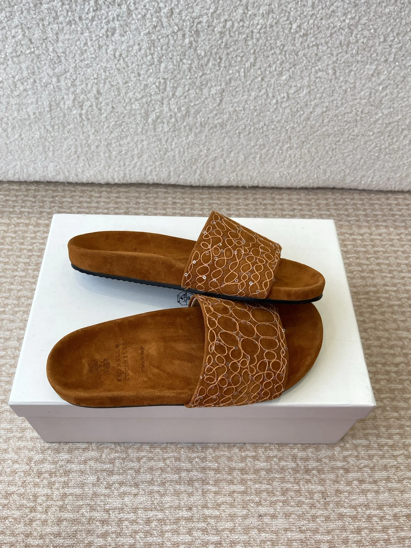 Brunello Cucinelli-Style Embossed Leather Slide Sandals – Brown Suede