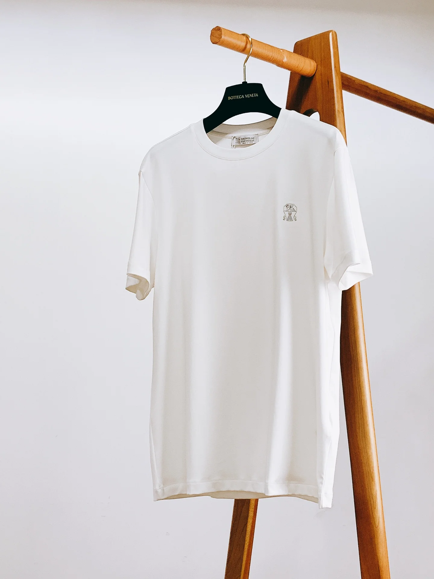 Brunello Cucinelli Men’s White Crest T-Shirt – Pure Cotton